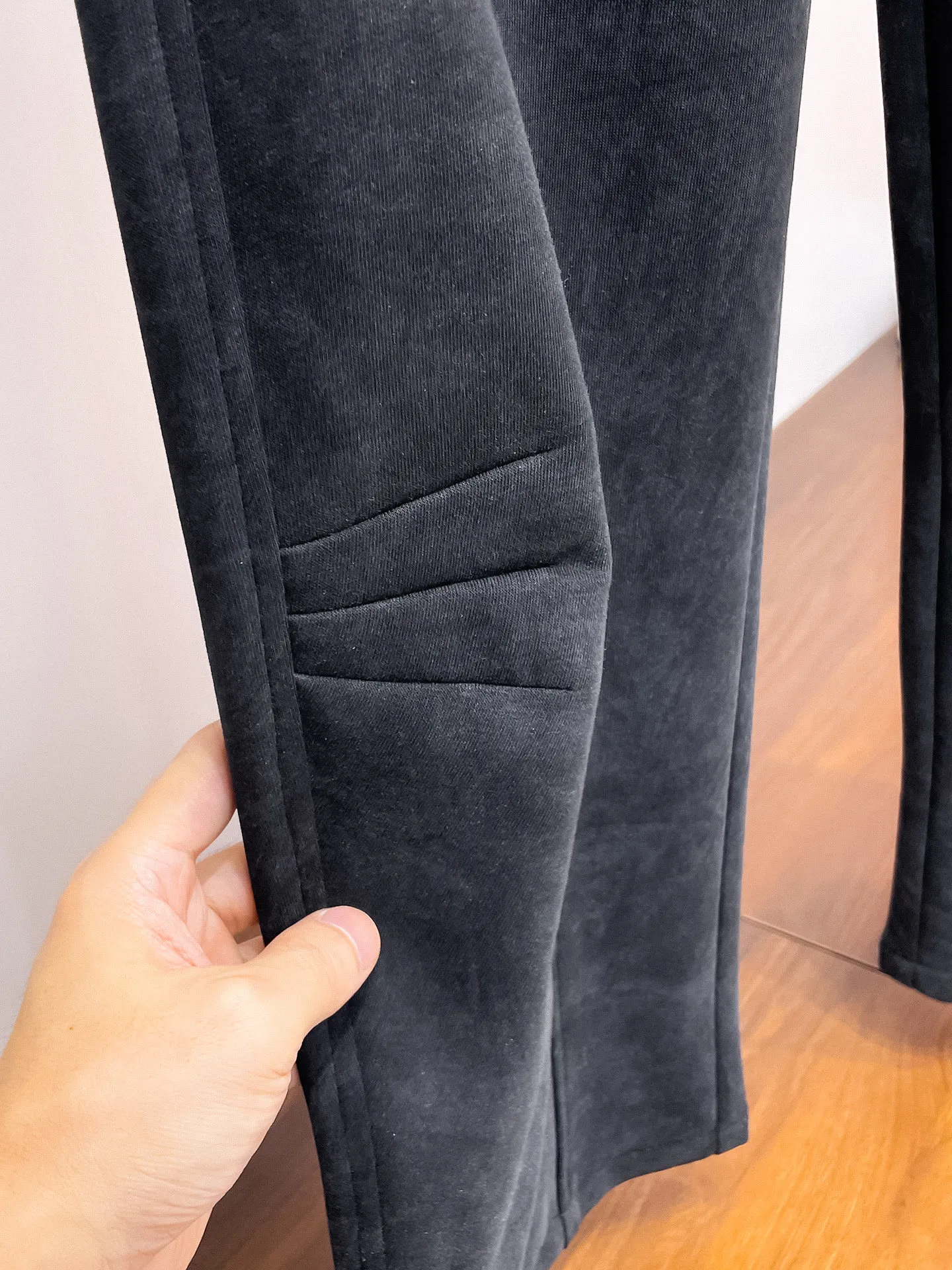 Balenciaga 🆕2026 Autumn and Winter New Arrival Casual Pants! The official website will be released simultaneously. Brand Classic LOGO casual pants, customized fabrics, excellent comfort and strong touch. Highly recognisable, perfect appearance and craftsmanship. Size:M-3XL